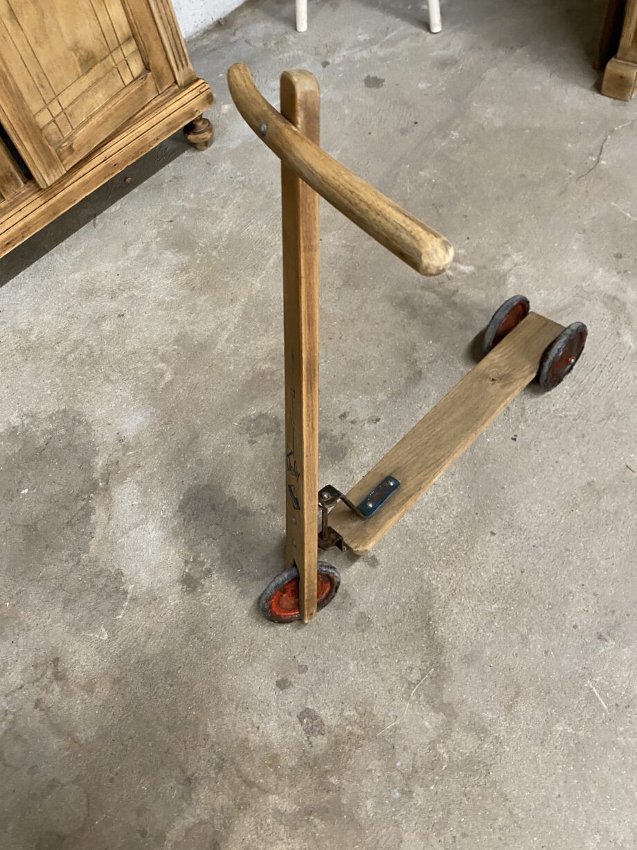 Trottinette ancienne "baby Vero"