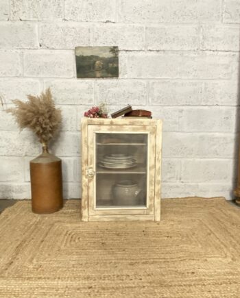 Garde-manger patiné