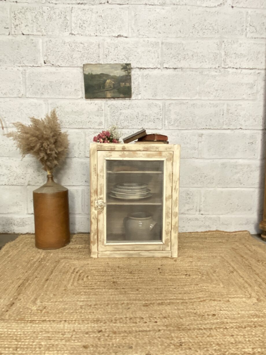 Garde-manger patiné