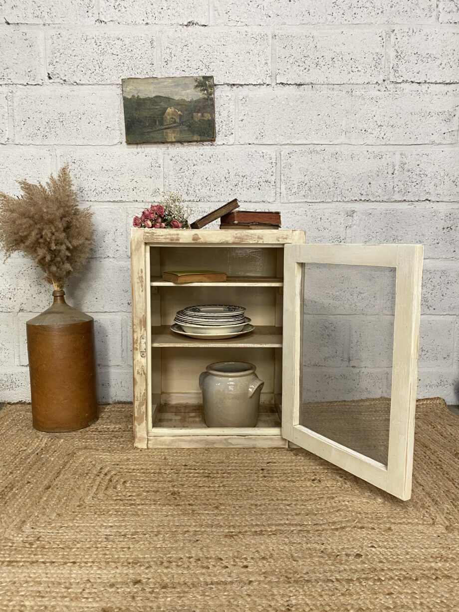 Garde-manger patiné