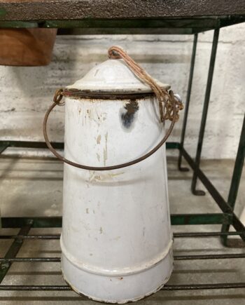 Pot émaillé blanc