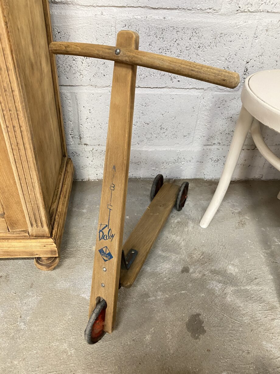 Trottinette ancienne "baby Vero"