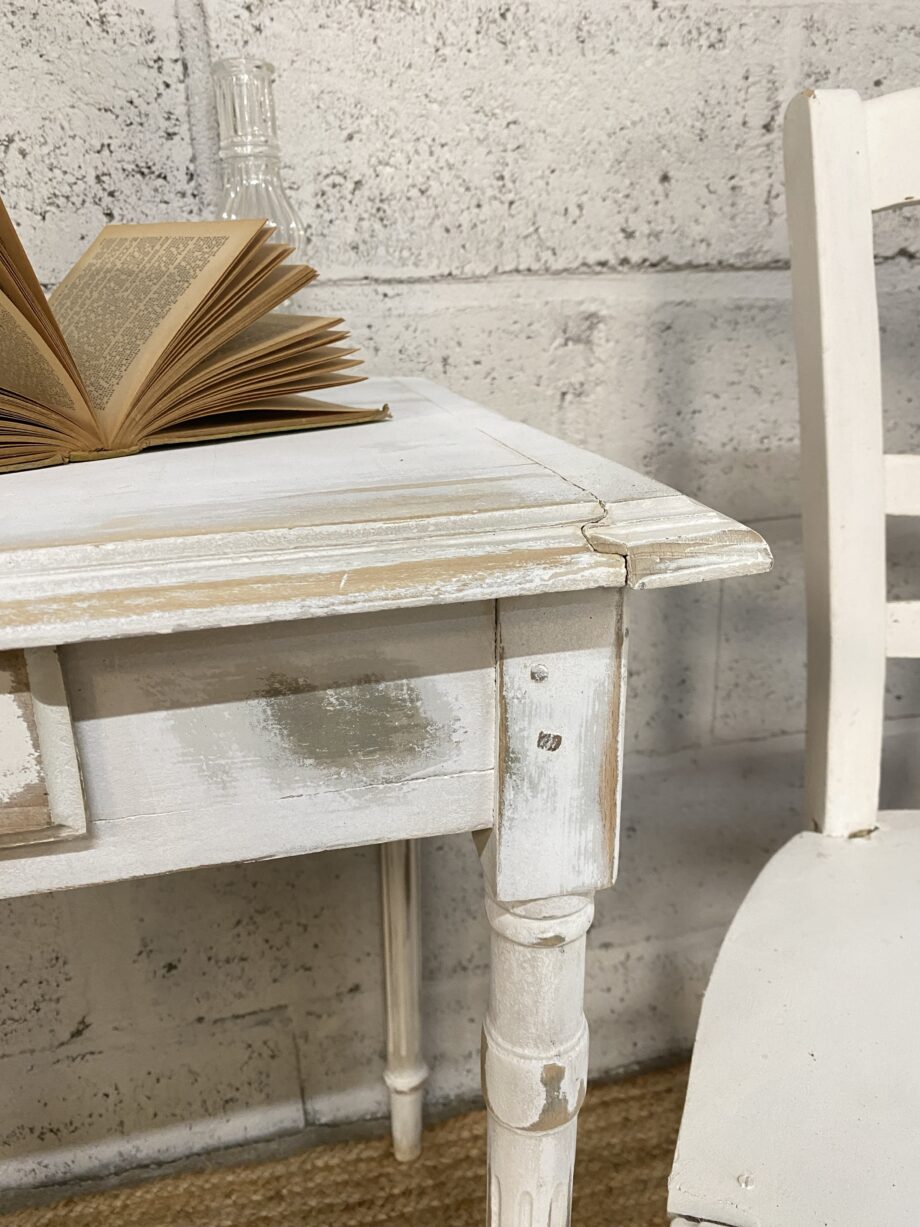Petite table patinée