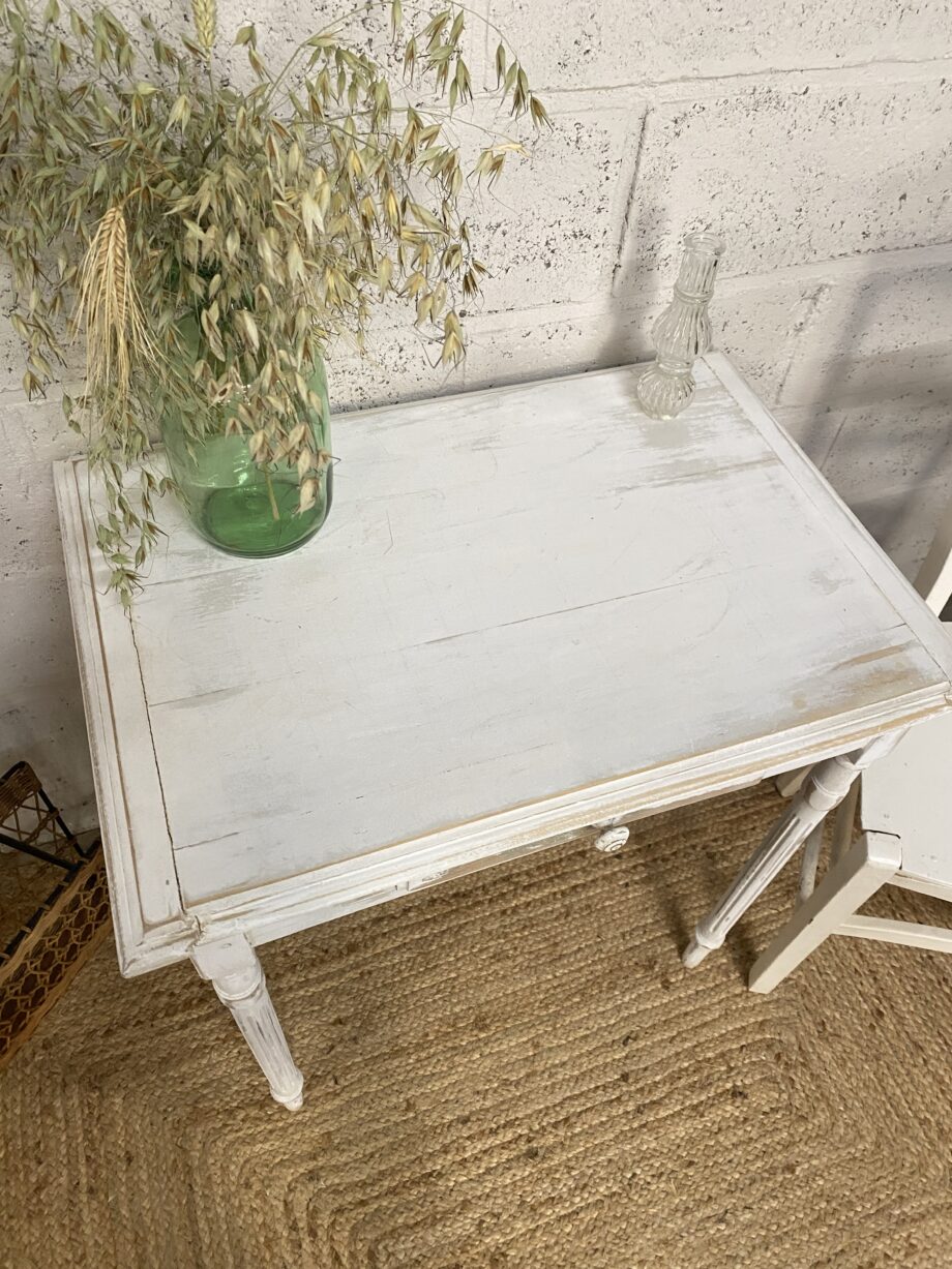 Petite table patinée