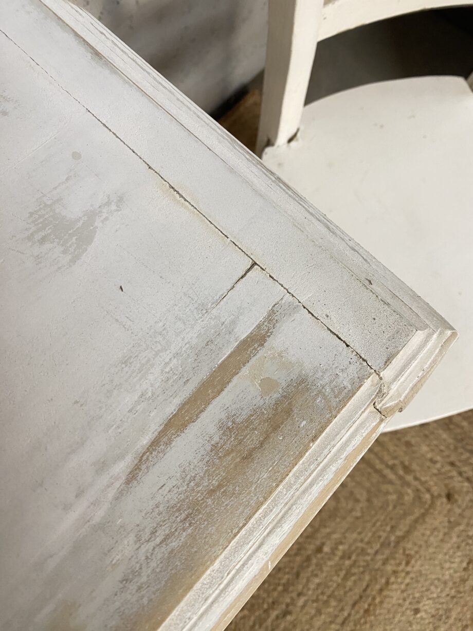 Petite table patinée