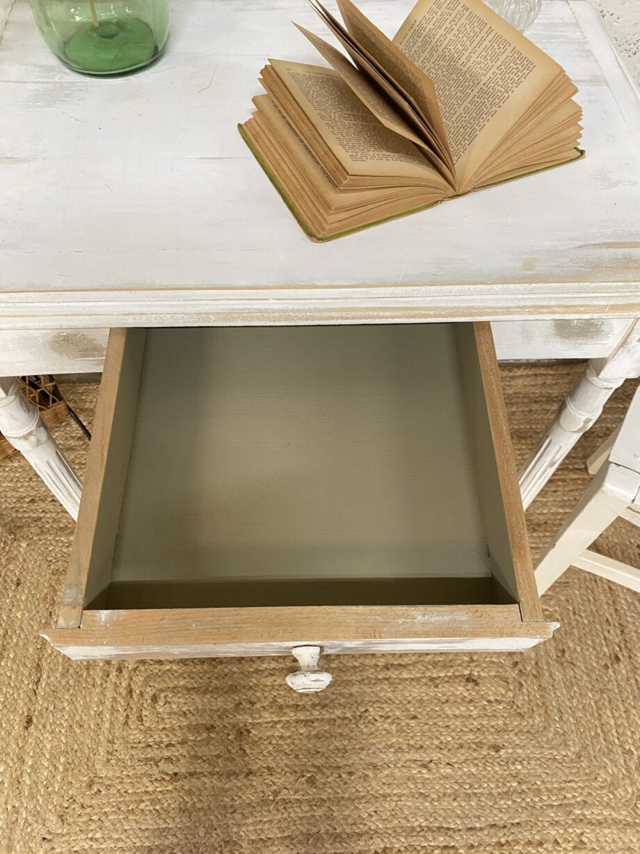 Petite table patinée
