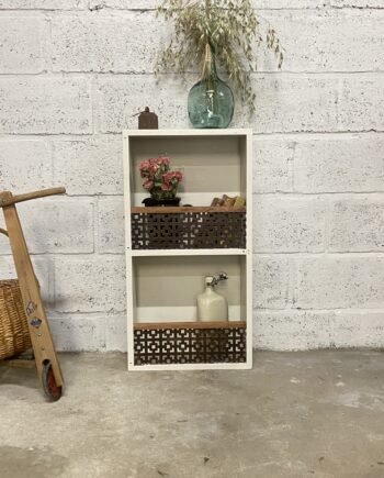 Etagère, ancien meuble boîte aux lettres