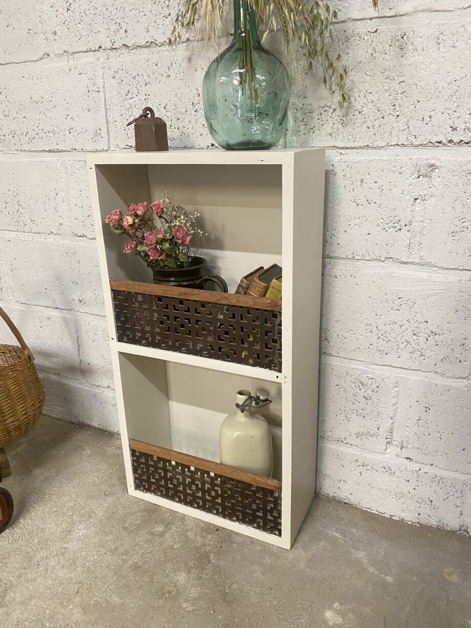 Etagère, ancien meuble boîte aux lettres