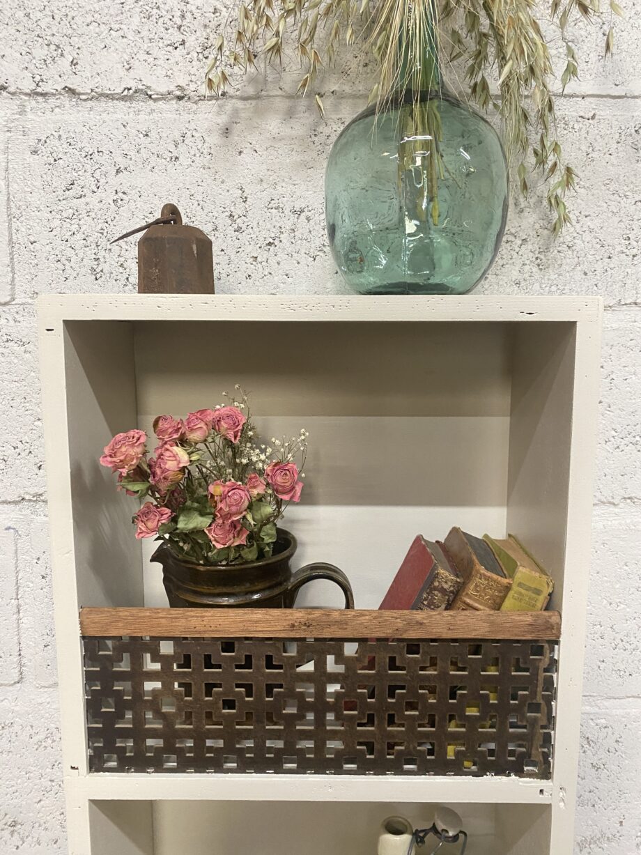 Etagère, ancien meuble boîte aux lettres