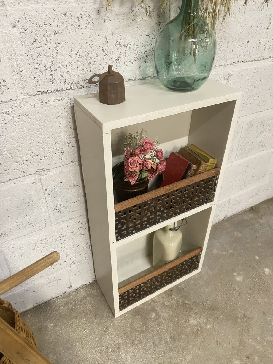 Etagère, ancien meuble boîte aux lettres