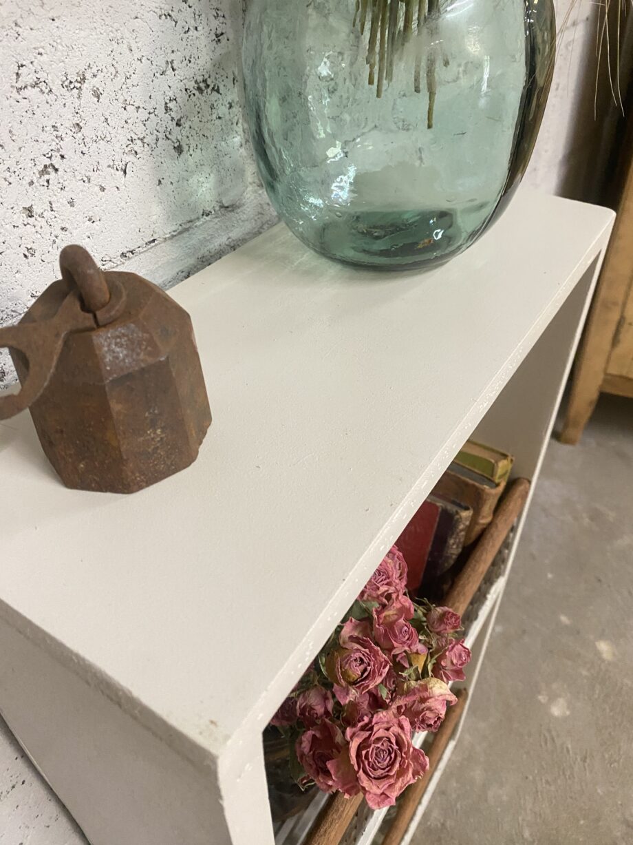 Etagère, ancien meuble boîte aux lettres