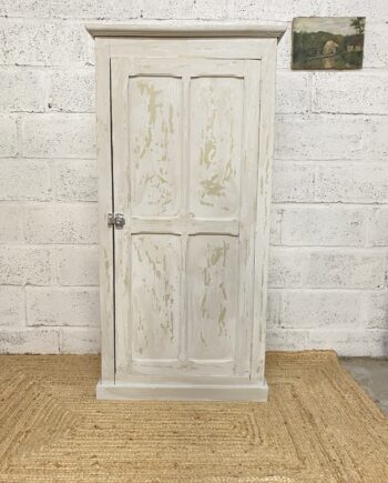 Petite armoire patinée