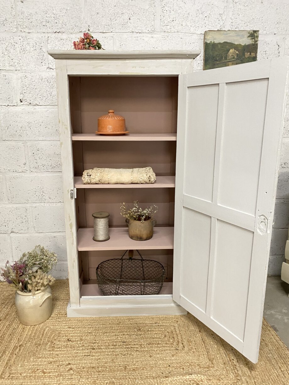 Petite armoire patinée