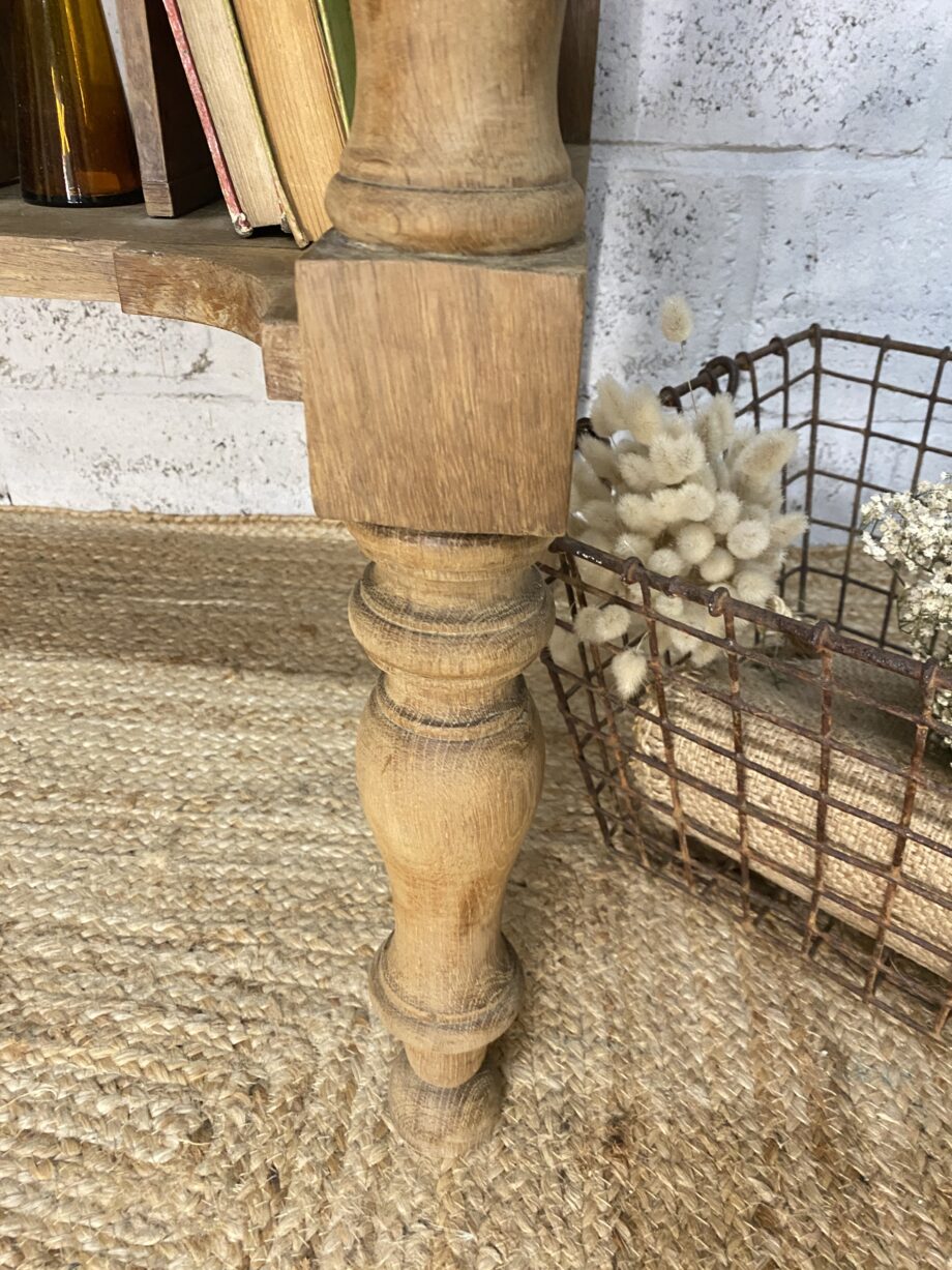 Pupitre ancien à compartiments