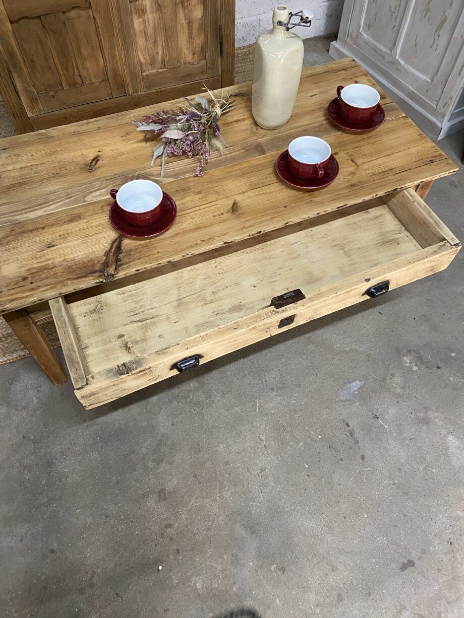 Table basse de ferme