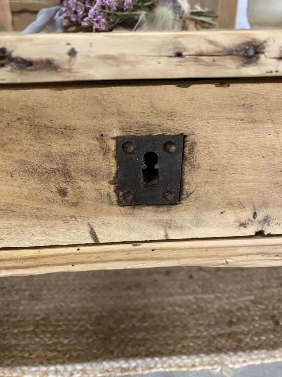 Table basse de ferme