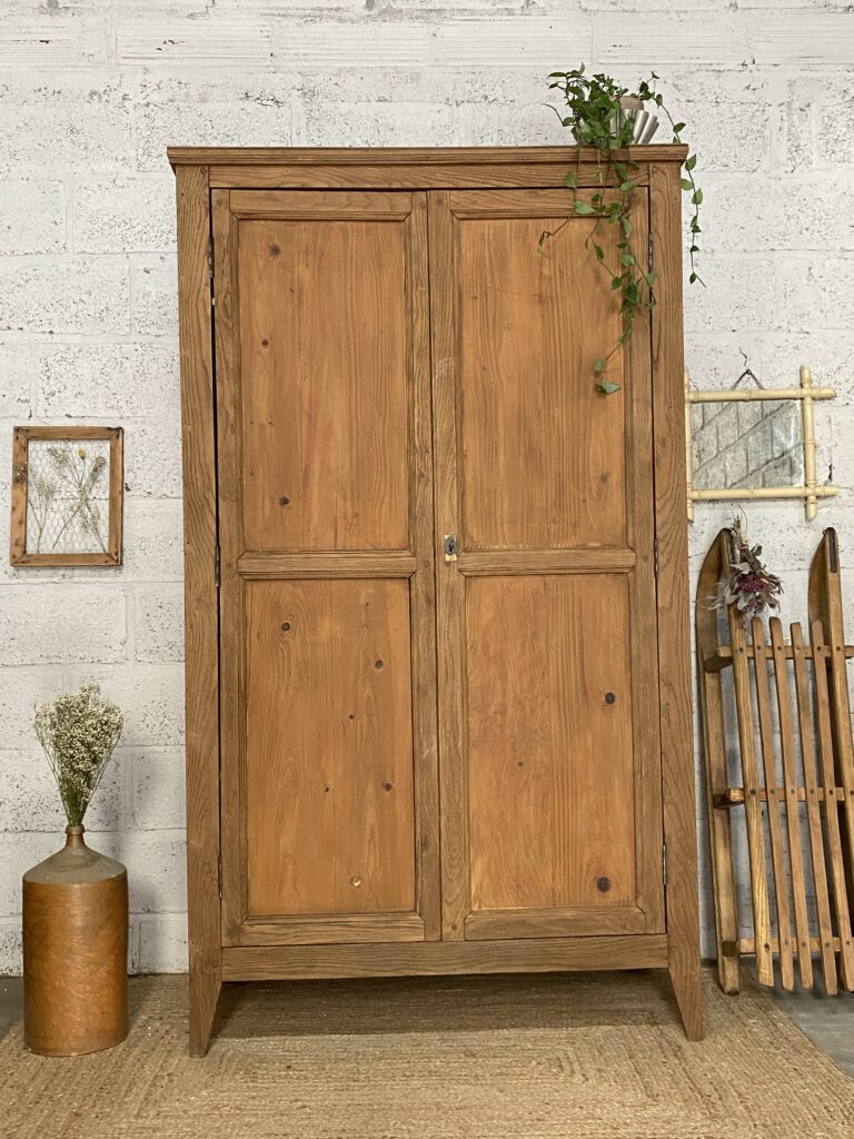 armoire-parisienne-bois-massif-la-remeublerie