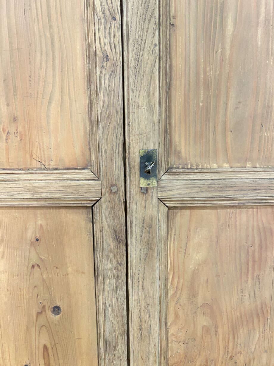 Armoire parisienne bois massif