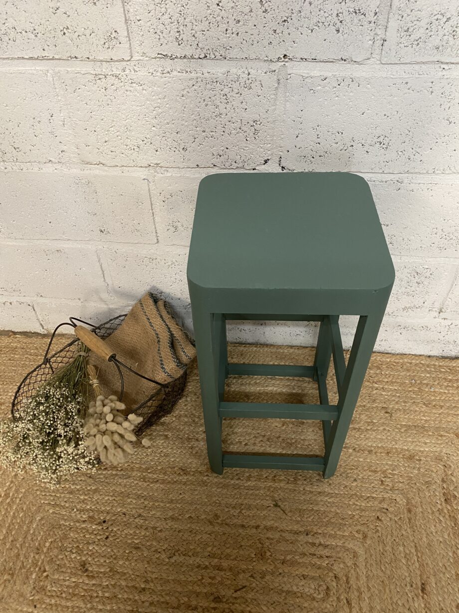 Tabouret vert ou sellette