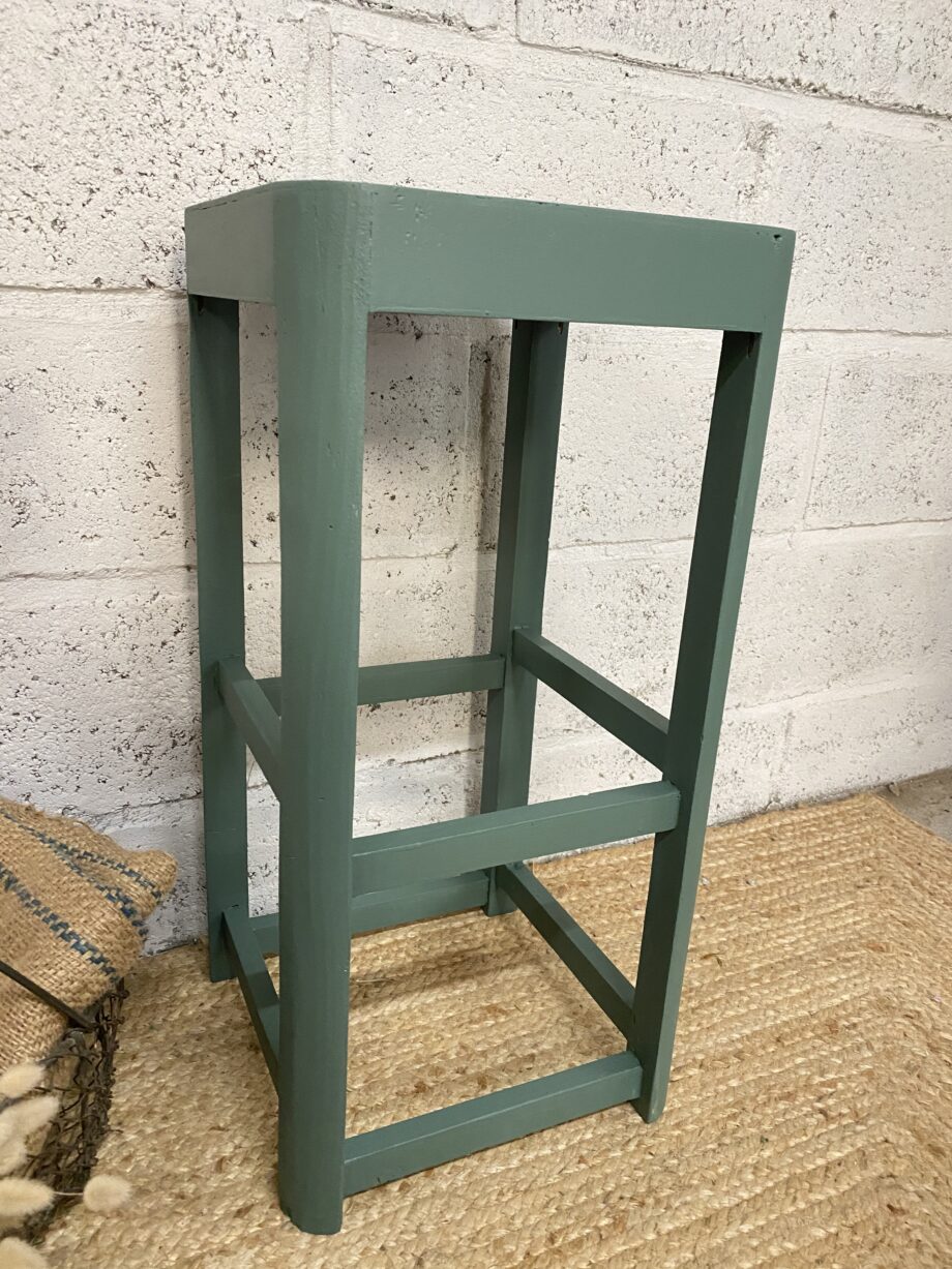 Tabouret vert ou sellette