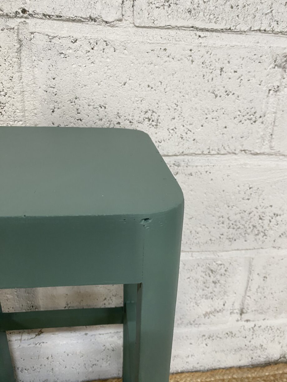 Tabouret vert ou sellette