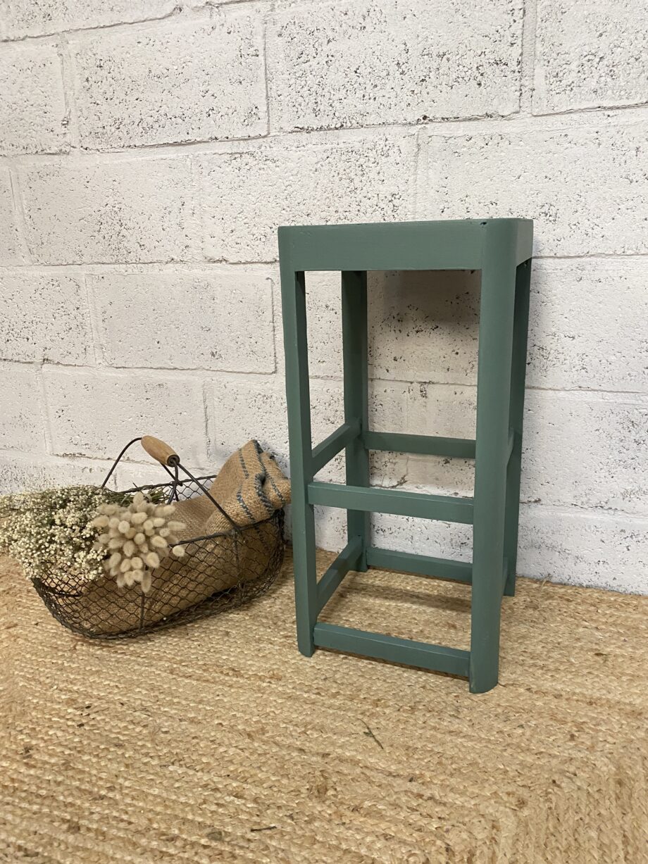 Tabouret vert ou sellette