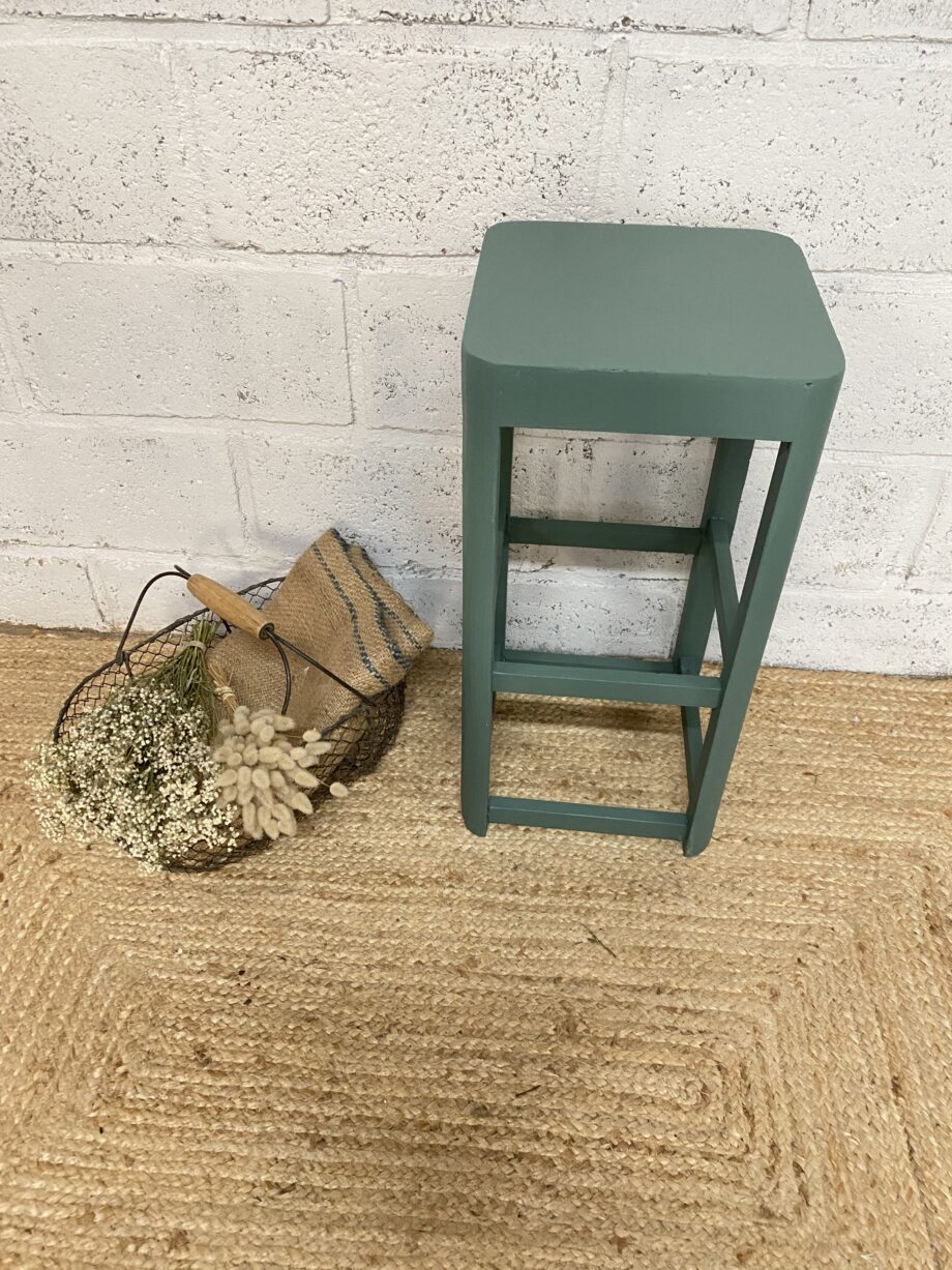 Tabouret vert ou sellette