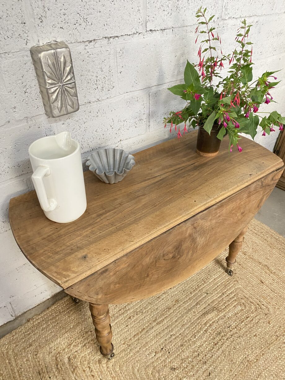 Table ronde à rabats
