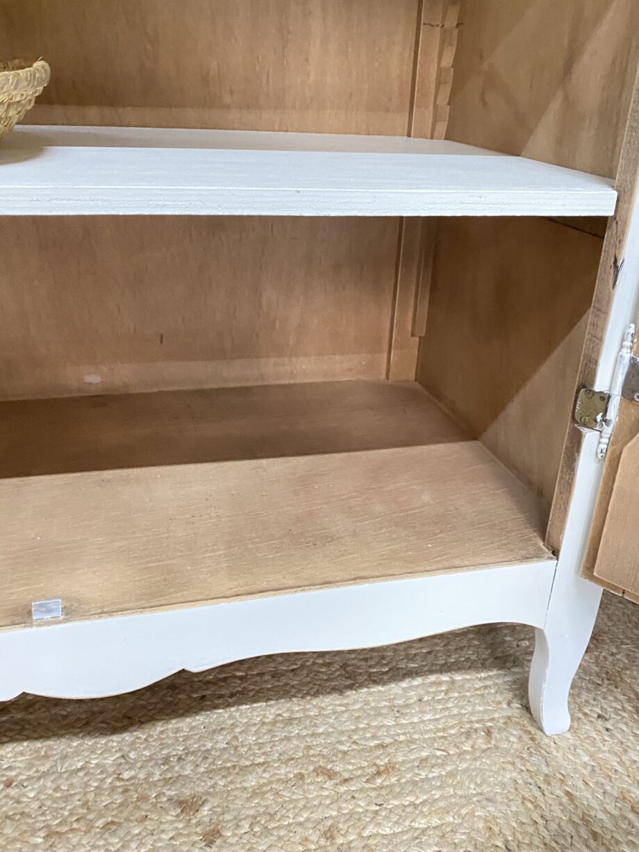 Armoire penderie blanche patinée