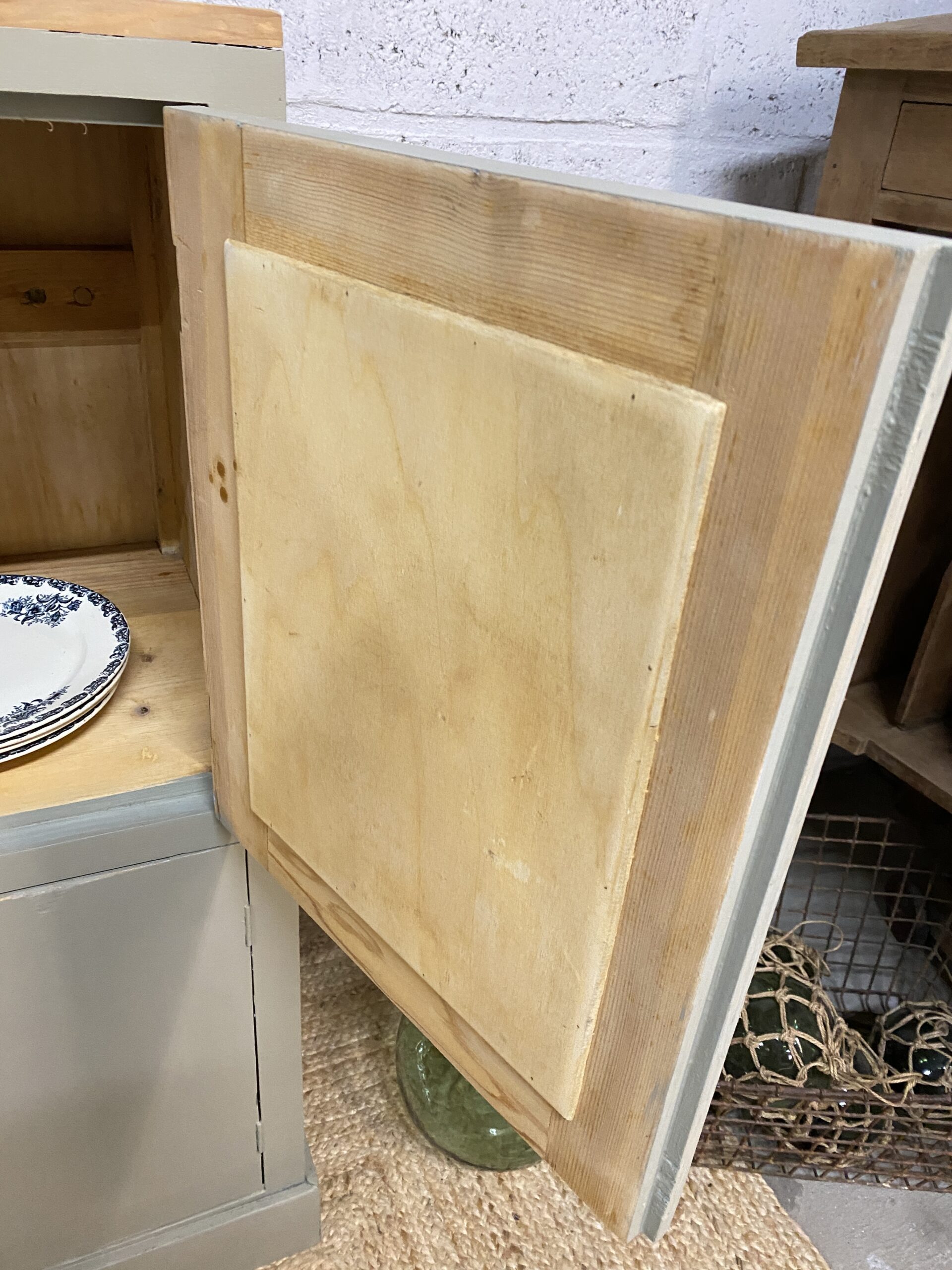 Grand buffet ancien vert