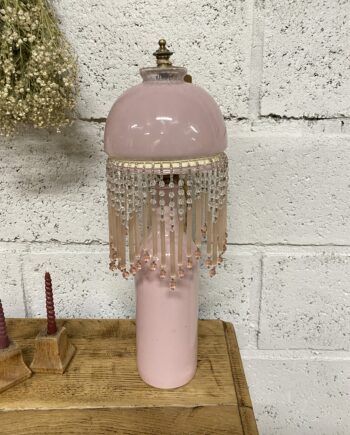 Lampe rose avec abat-jour art déco