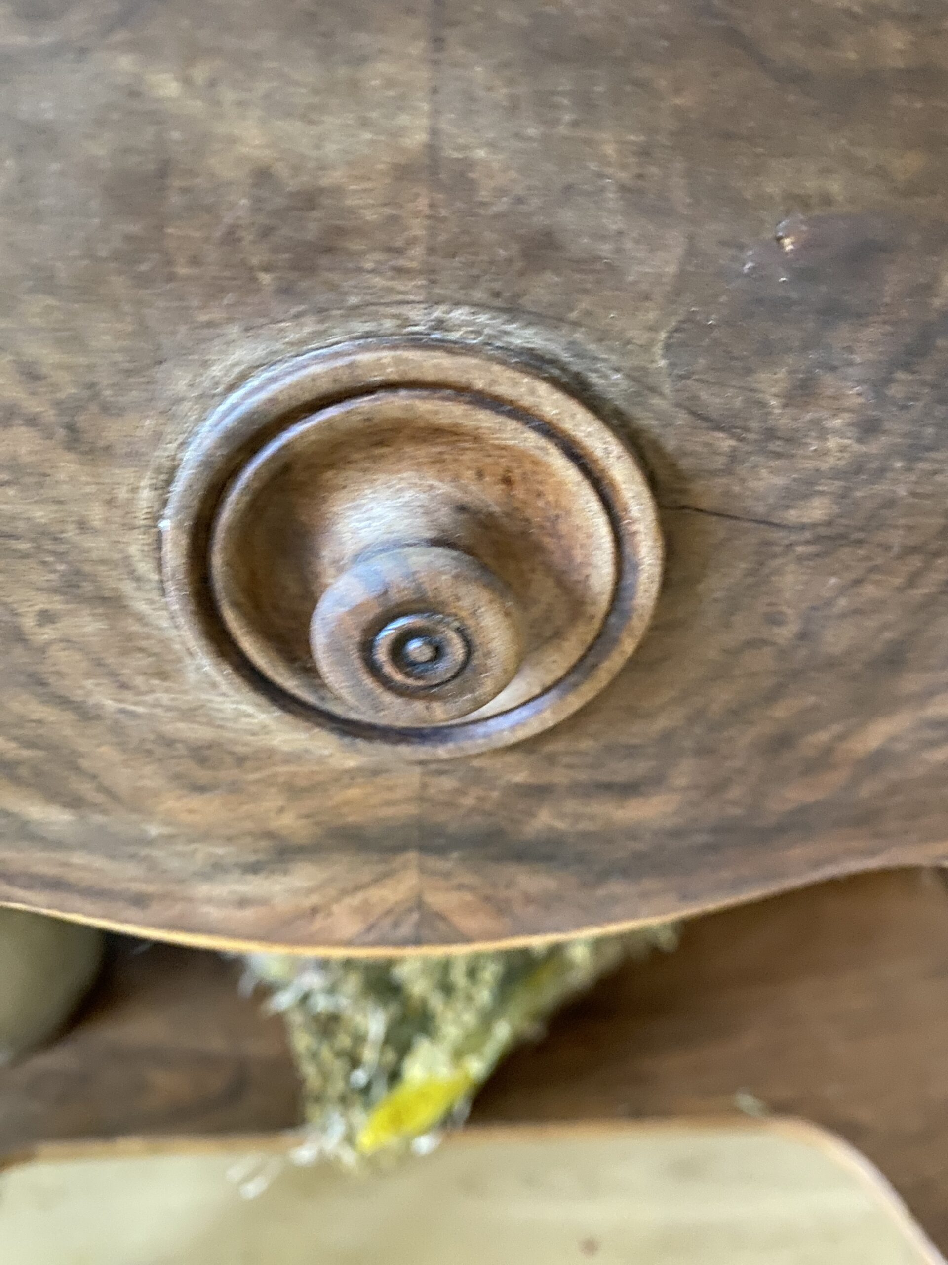 Table de toilette en noyer