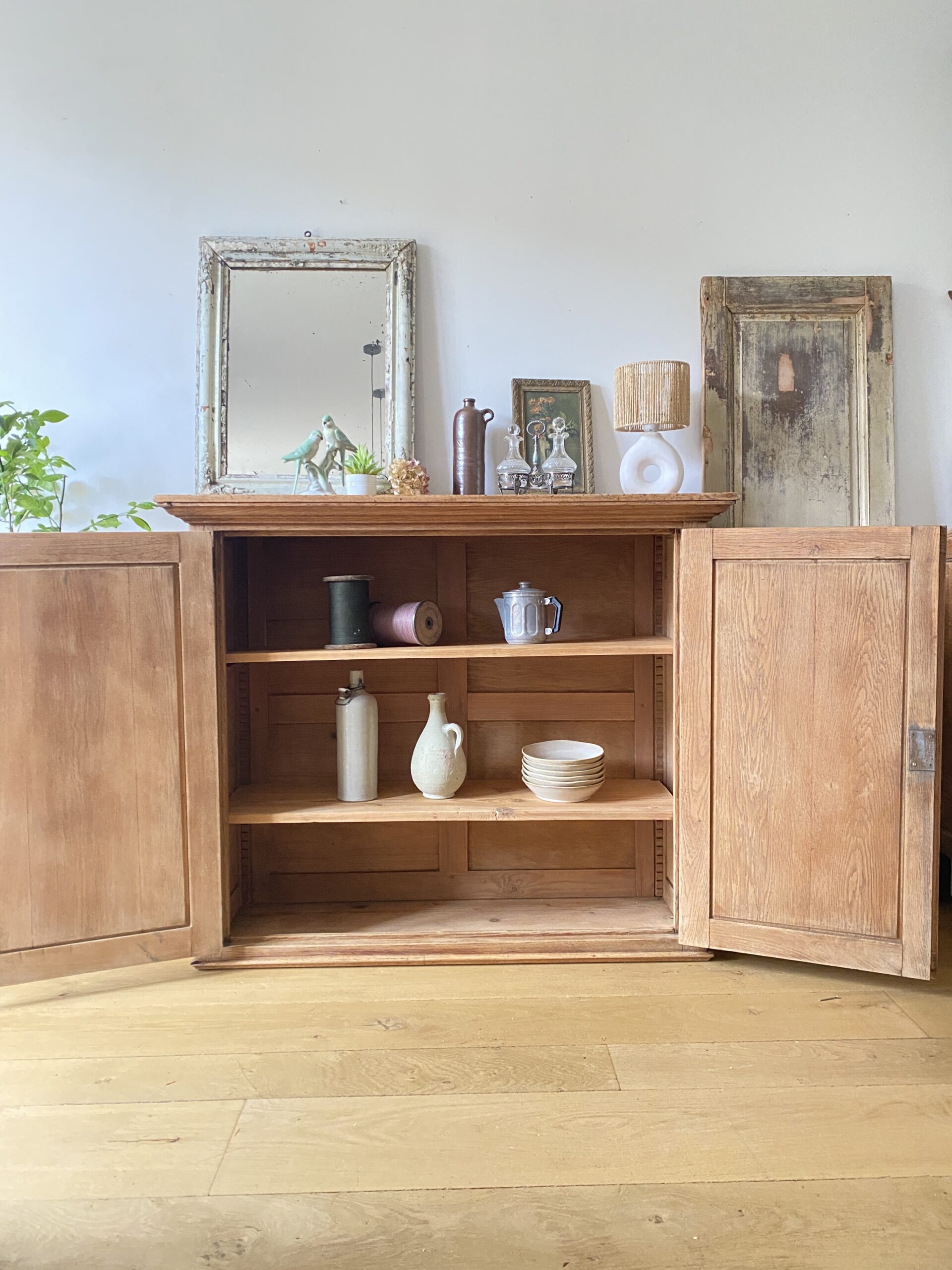 Buffet bas - haut de vaisselier