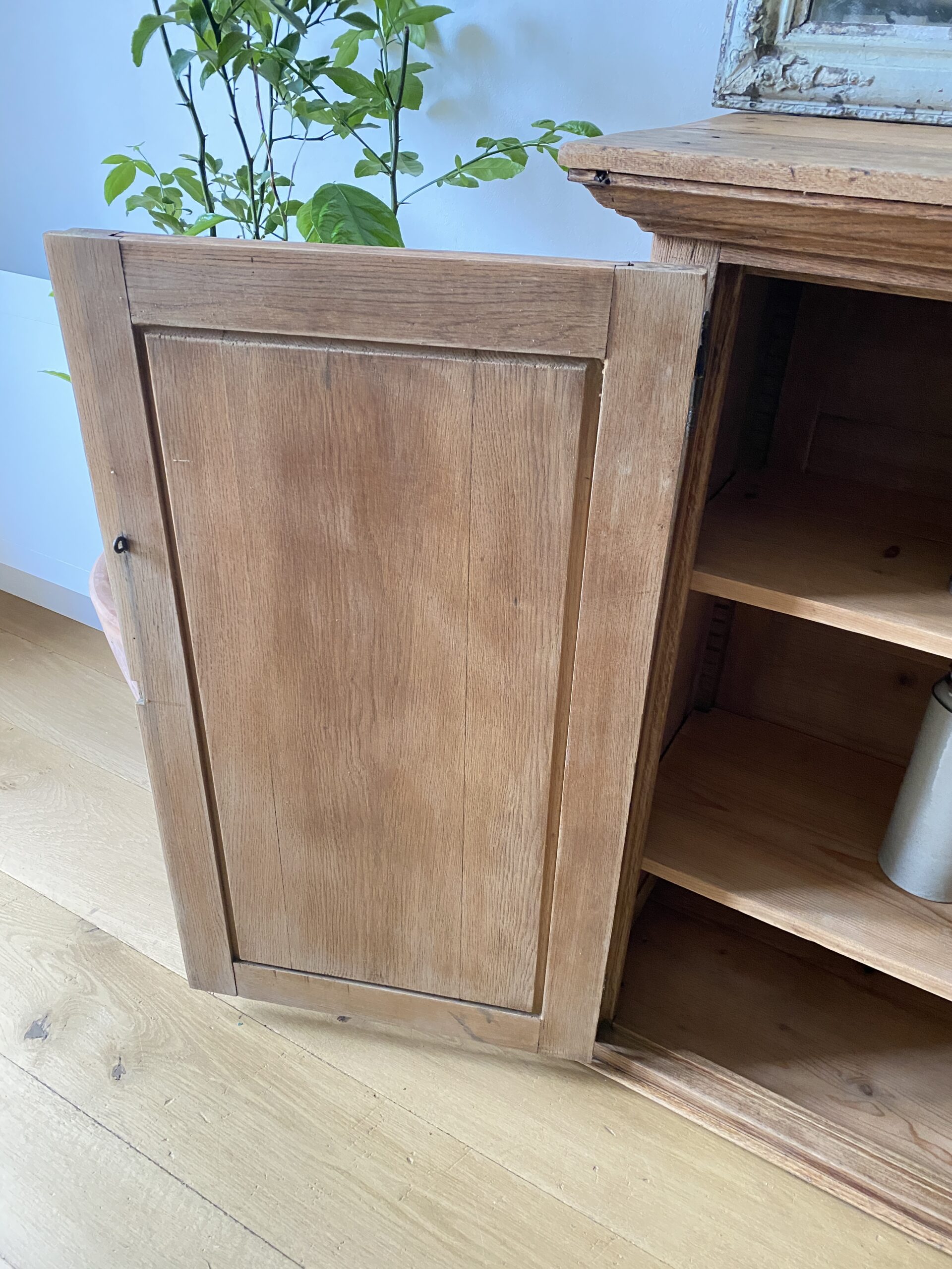 Buffet bas - haut de vaisselier