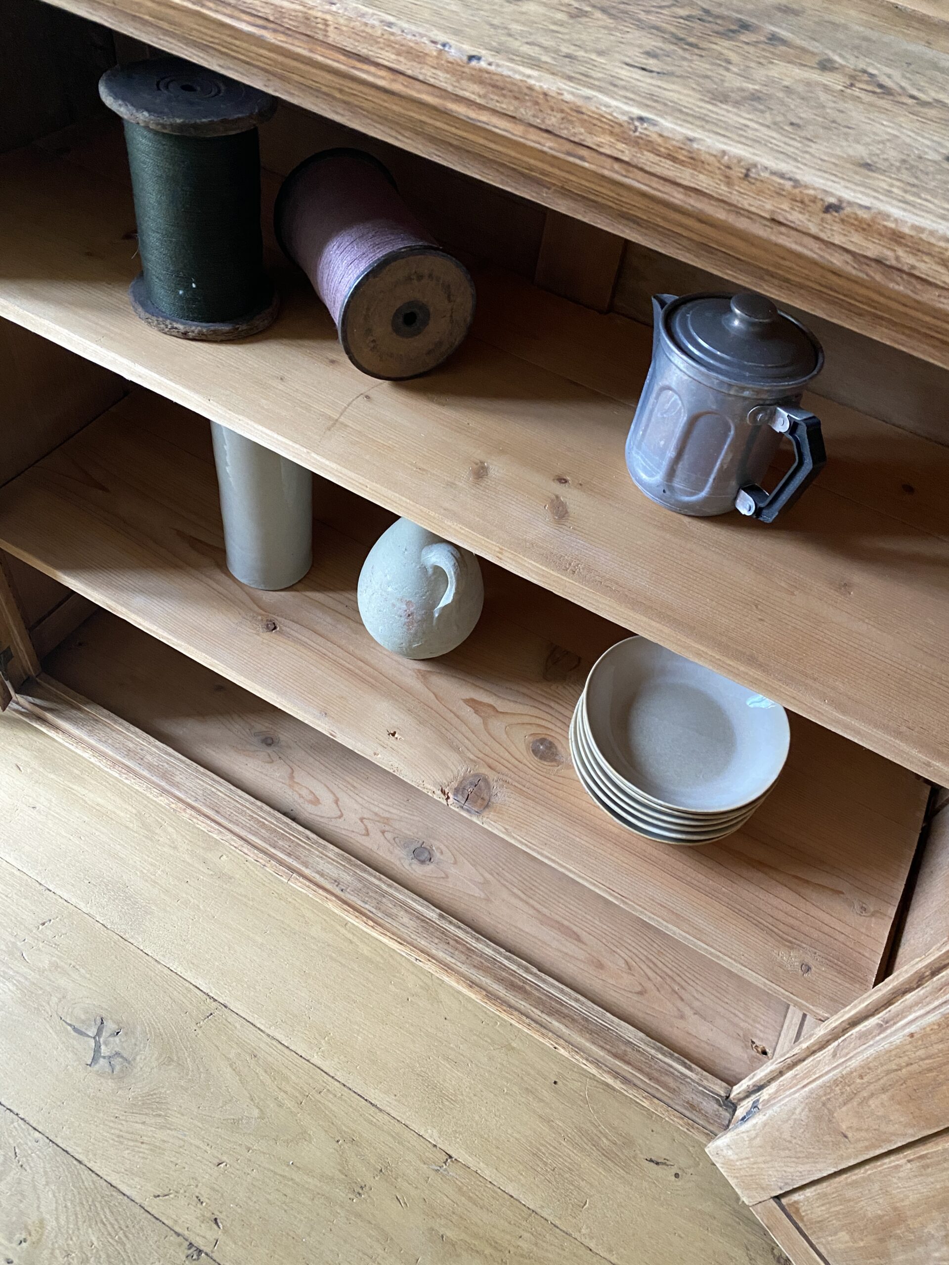 Buffet bas - haut de vaisselier