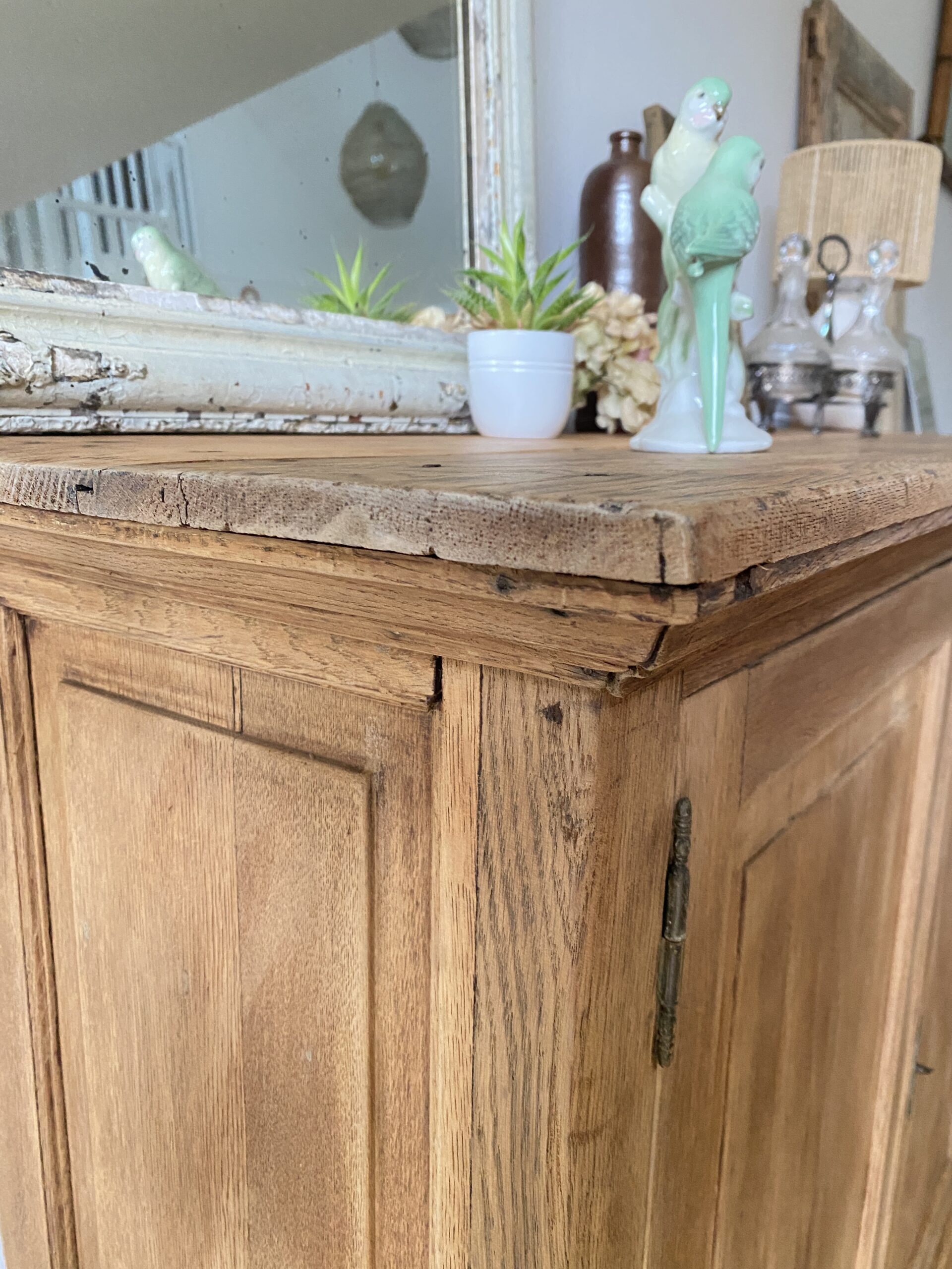 Buffet bas - haut de vaisselier