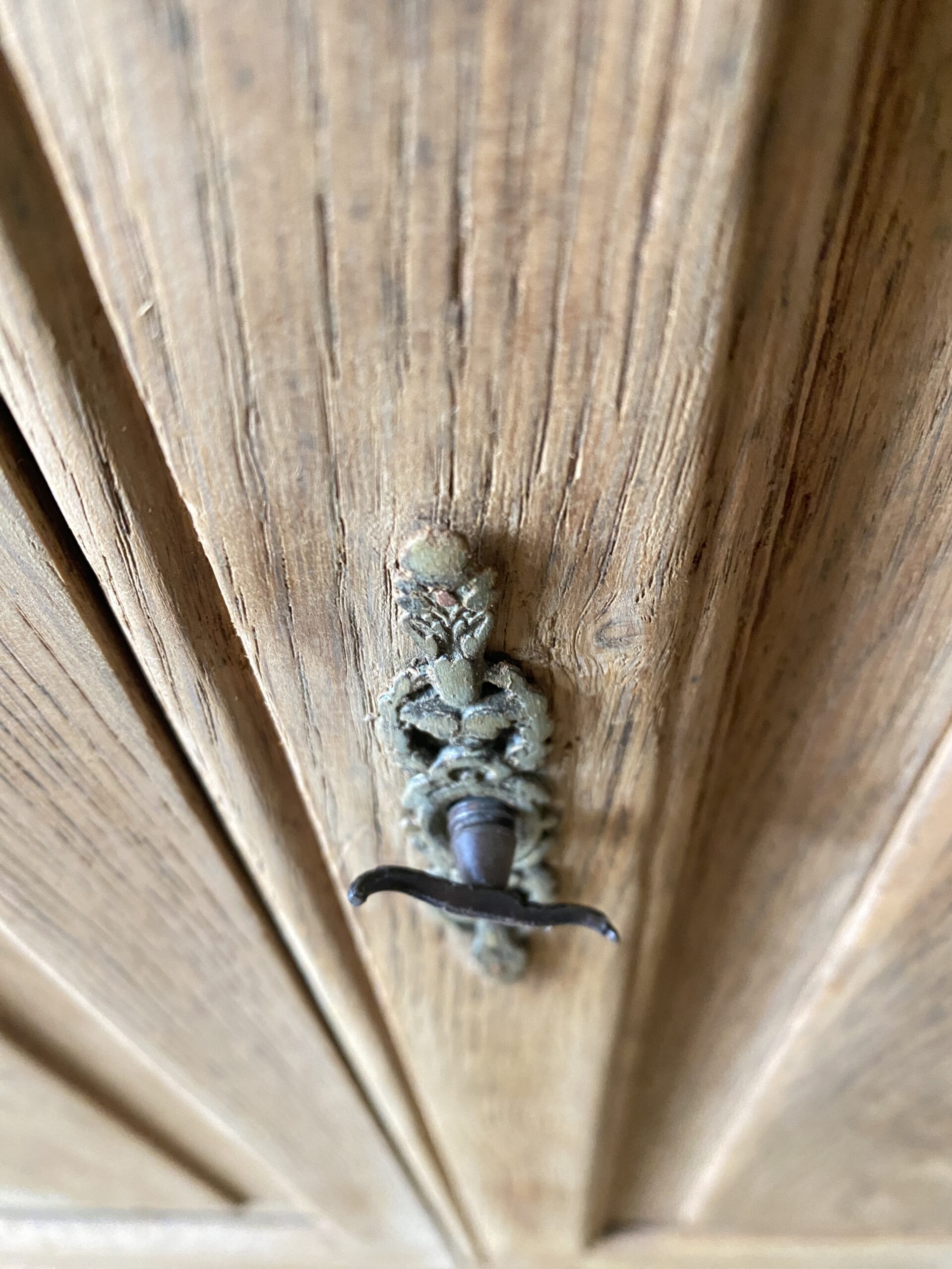 Buffet bas - haut de vaisselier