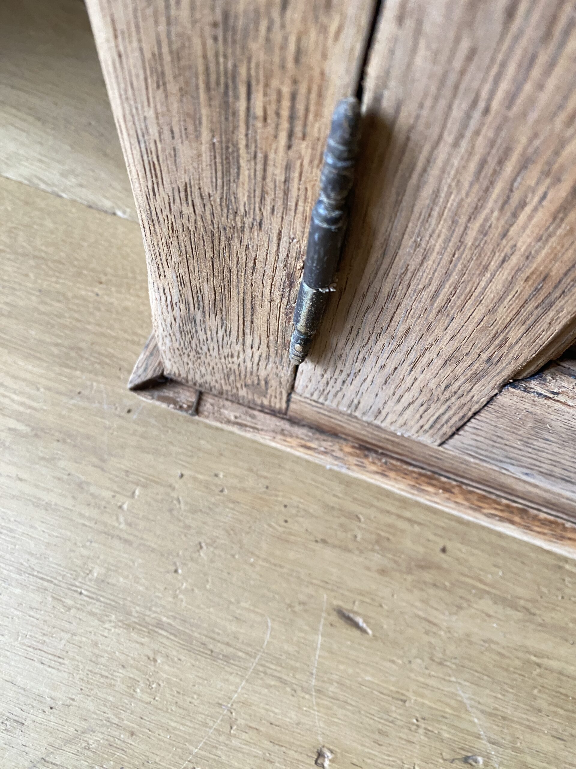 Buffet bas - haut de vaisselier