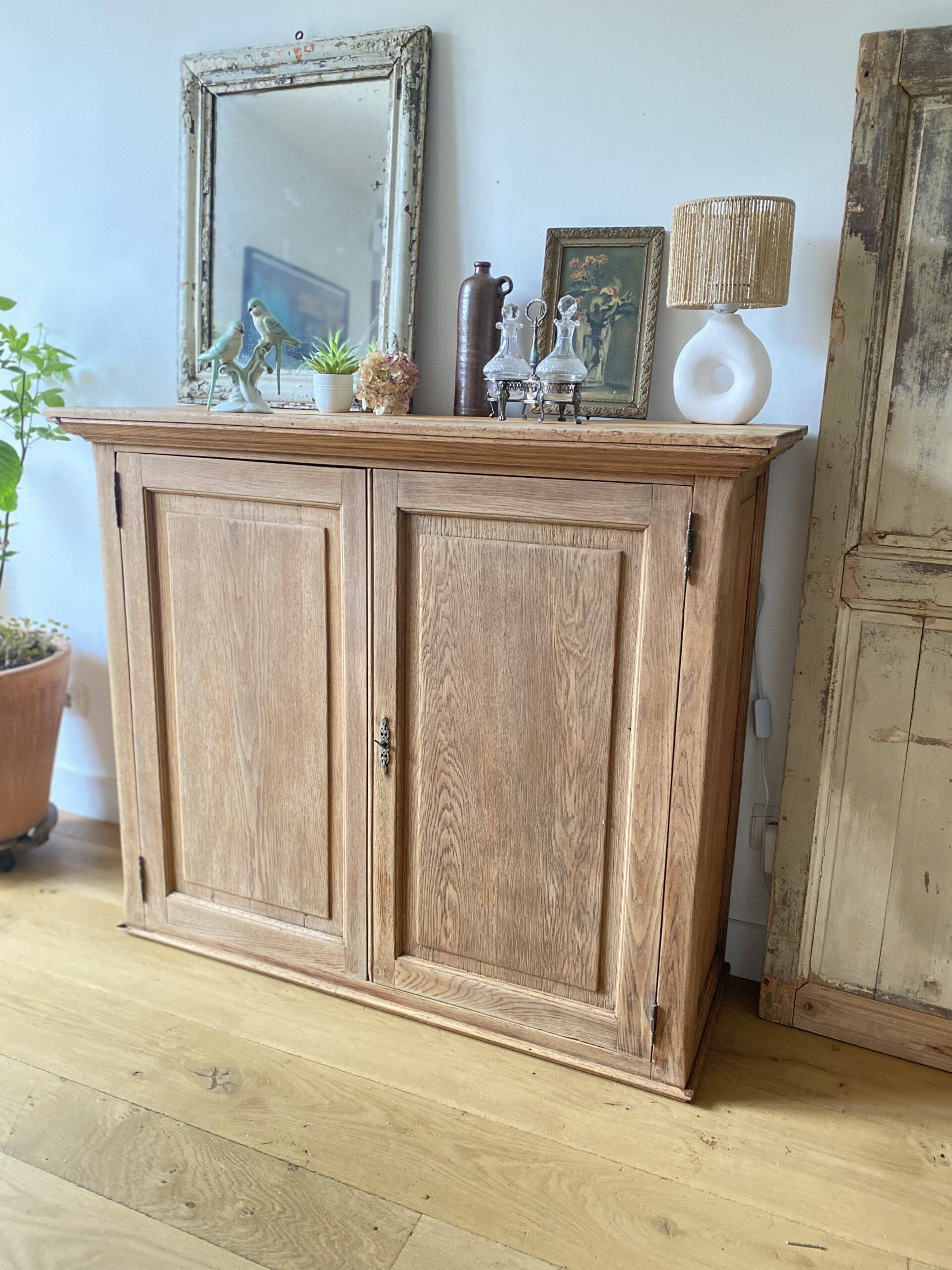 Buffet bas - haut de vaisselier