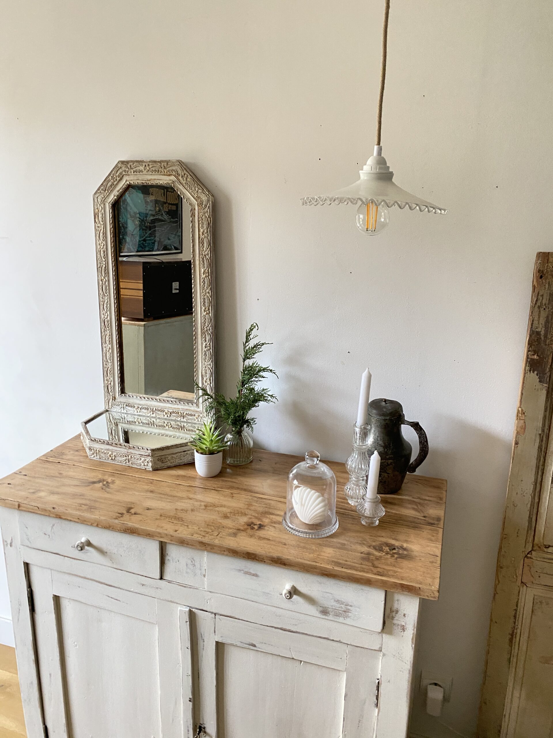 Buffet parisien patiné