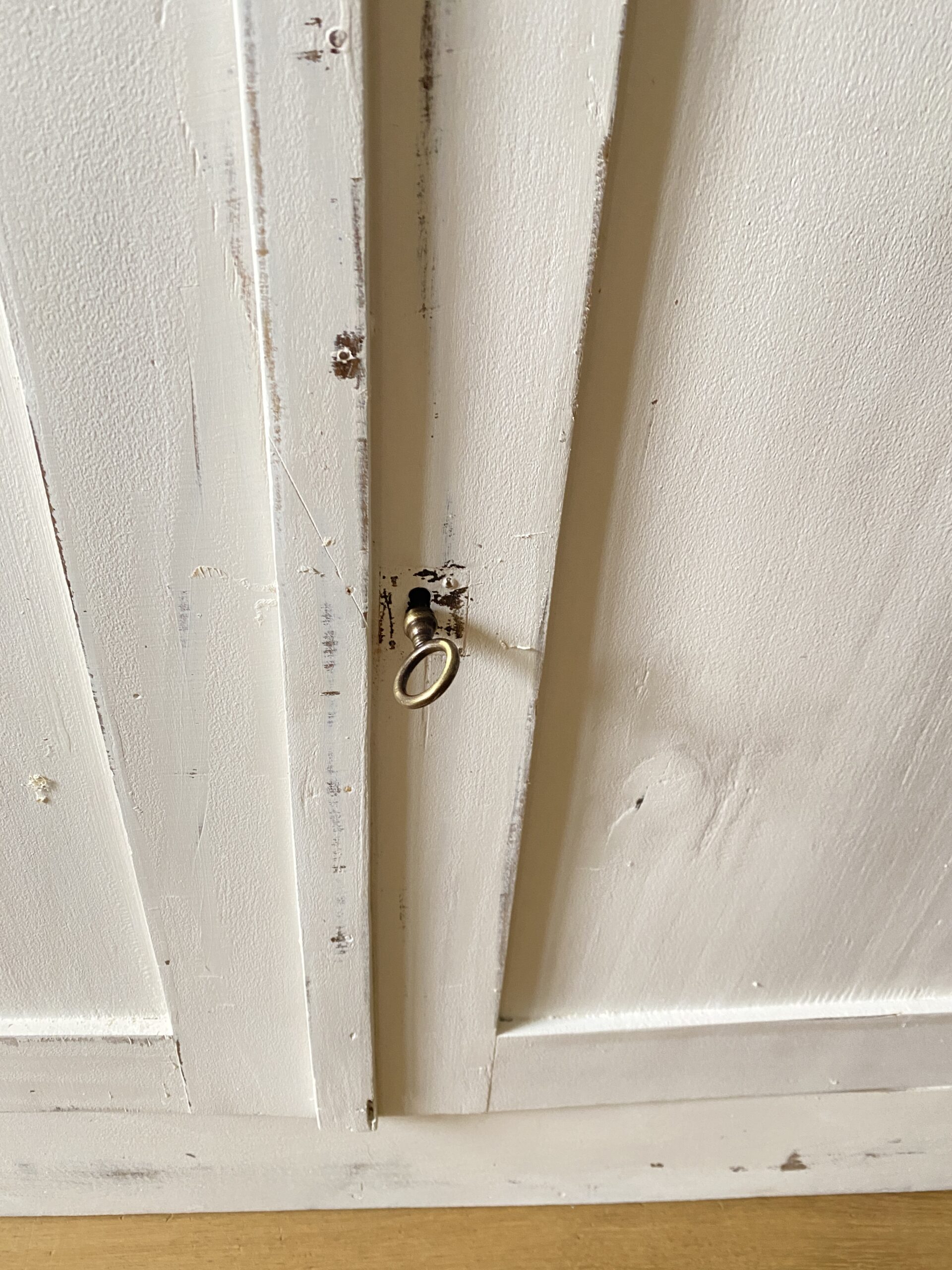 Buffet parisien patiné