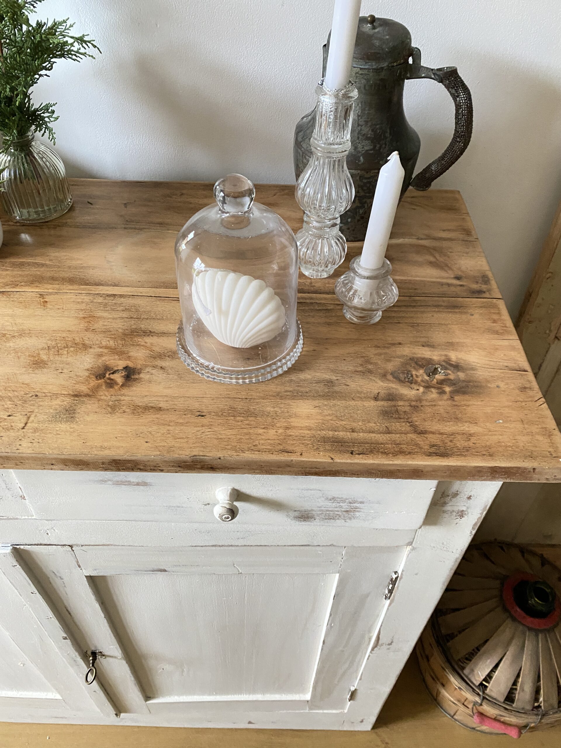 Buffet parisien patiné