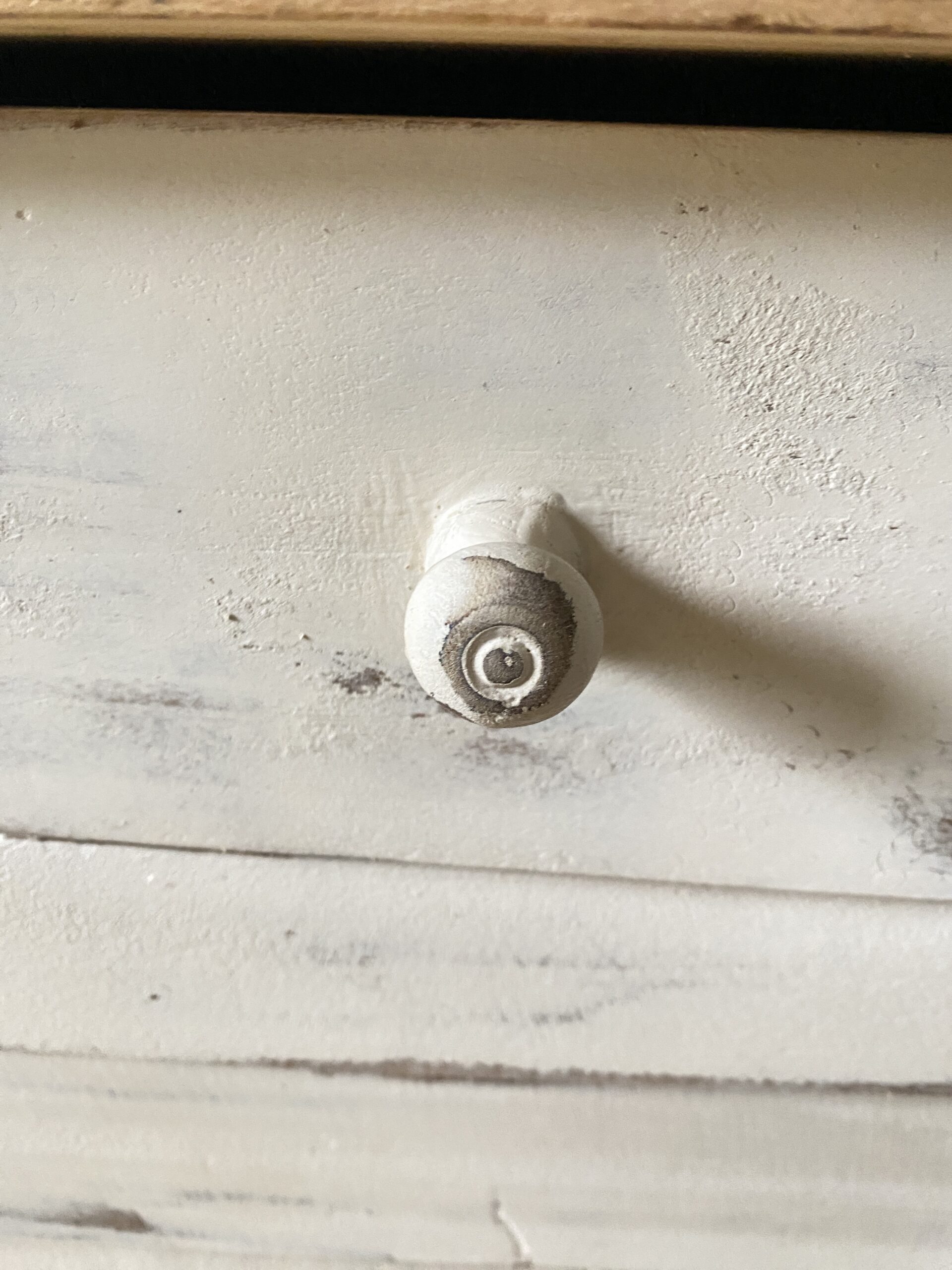 Buffet parisien patiné