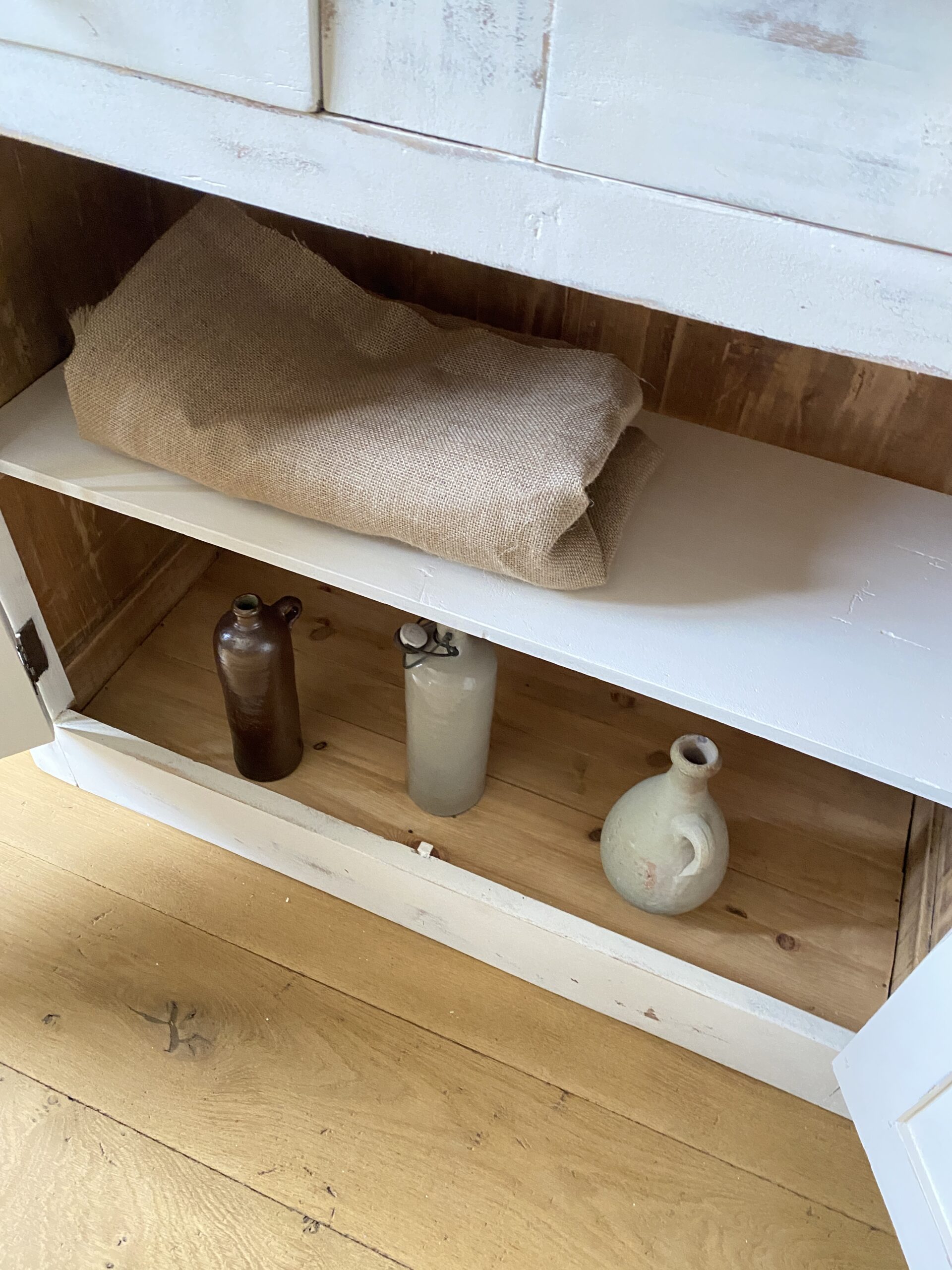 Buffet parisien patiné