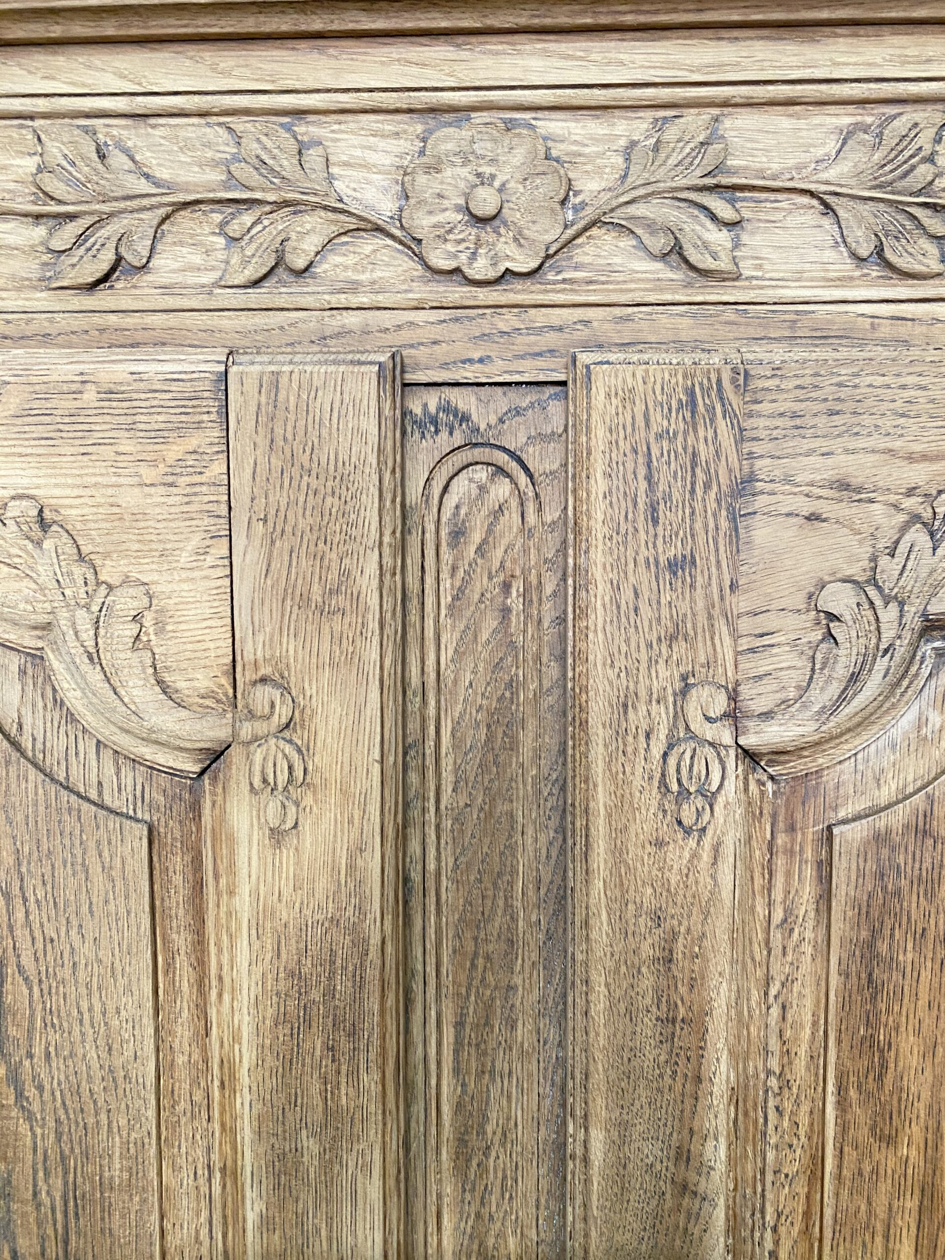 Armoire en chêne