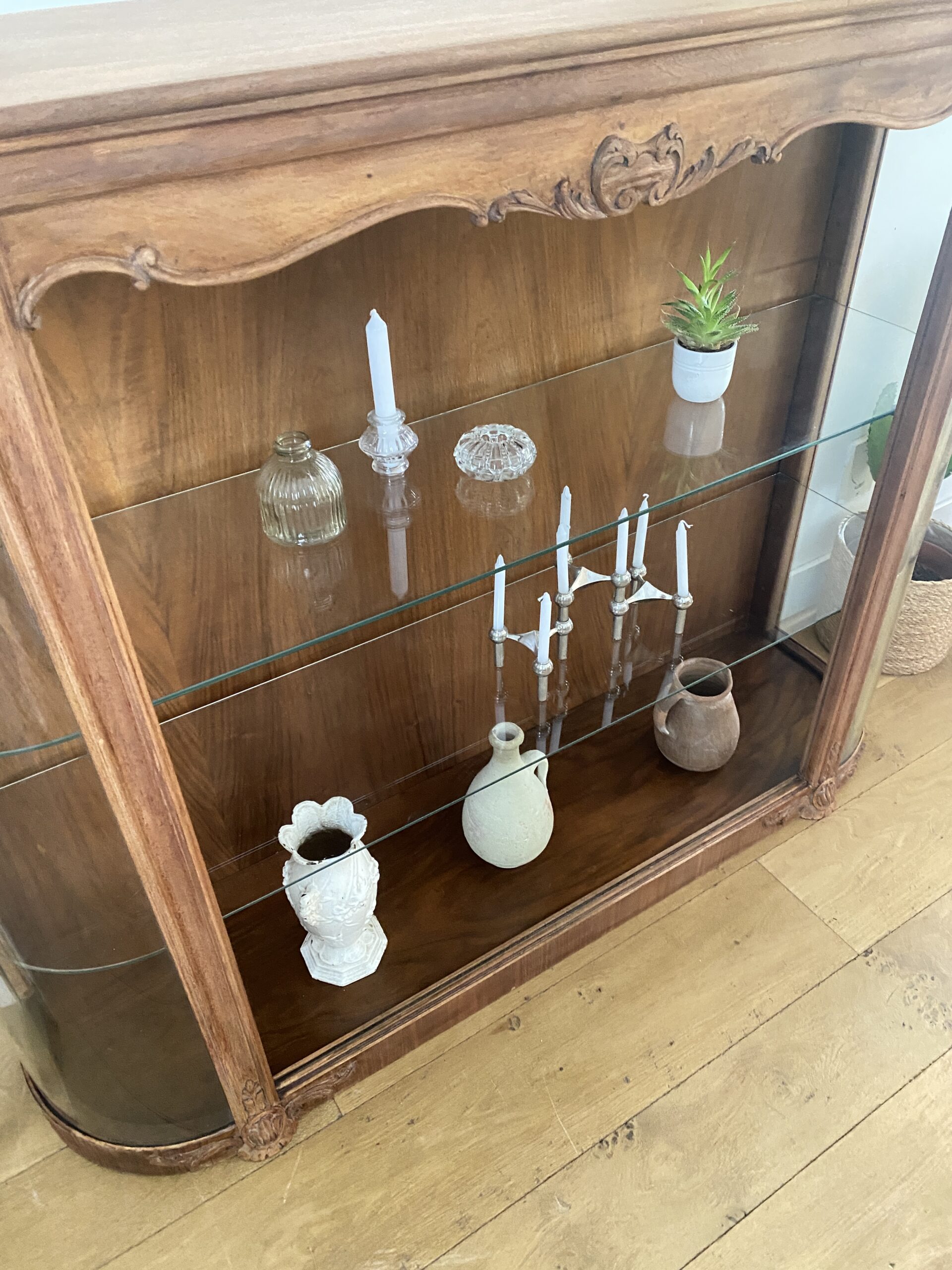 Vitrine en verre bombé