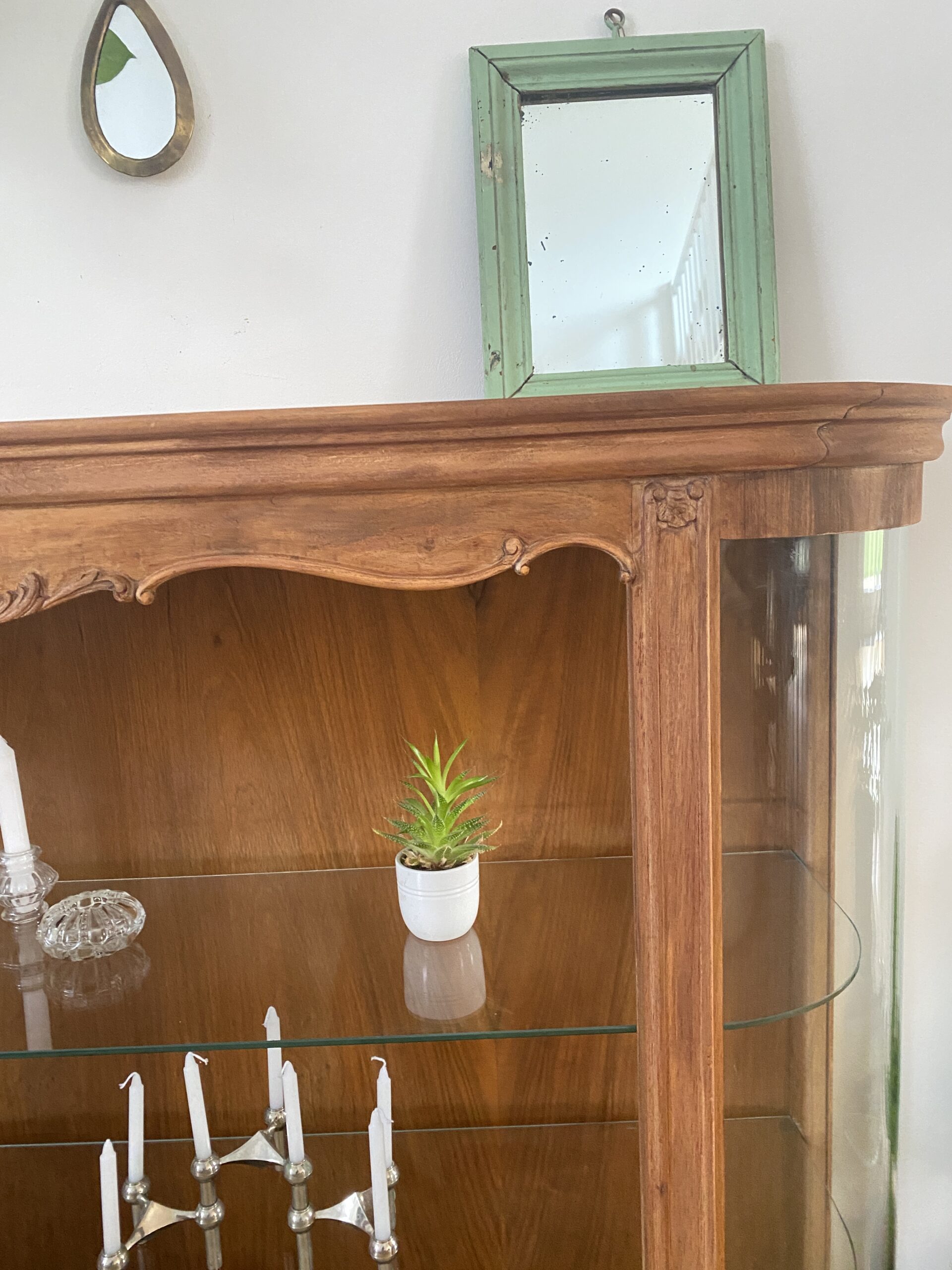 Vitrine en verre bombé