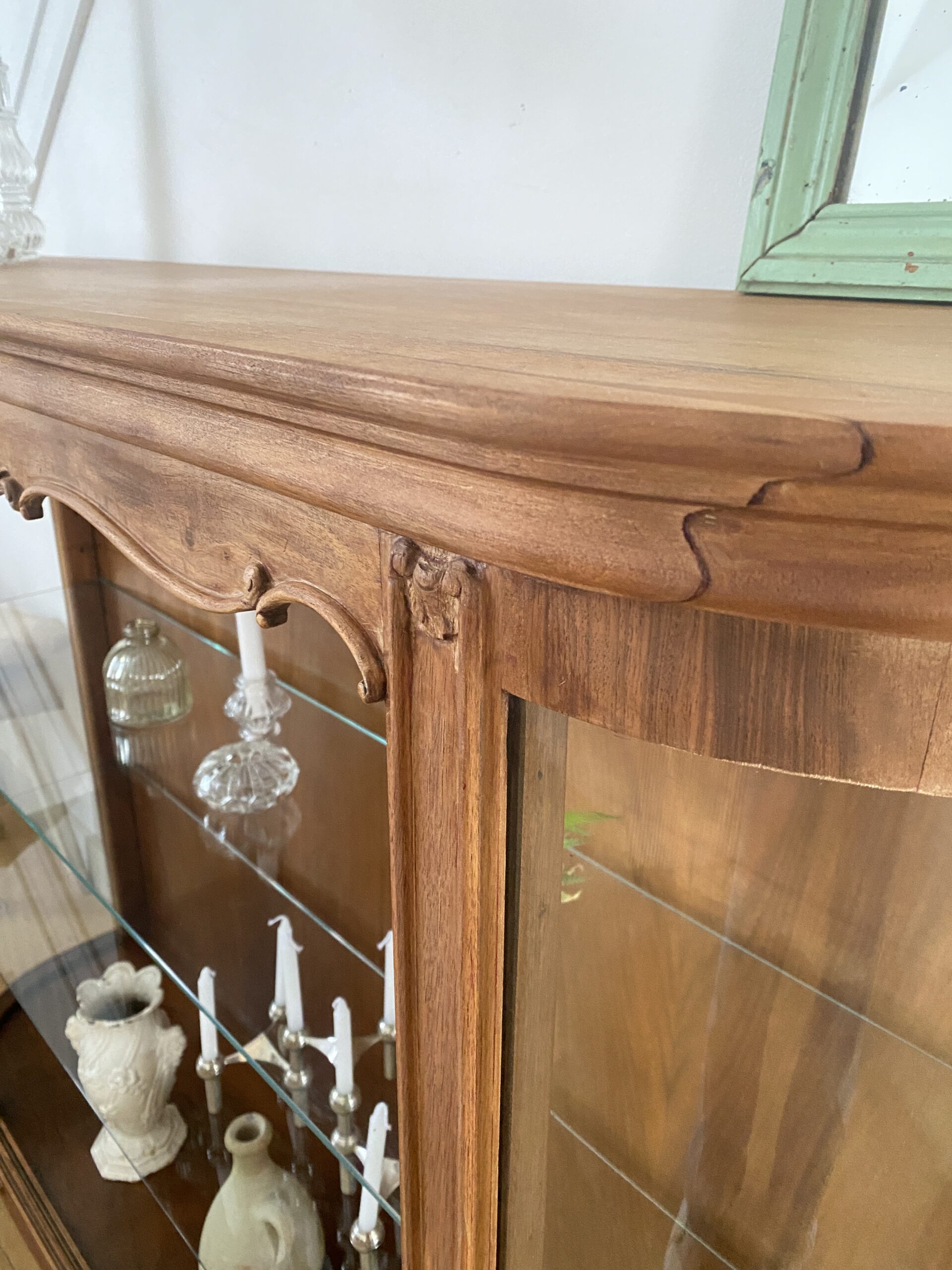 Vitrine en verre bombé