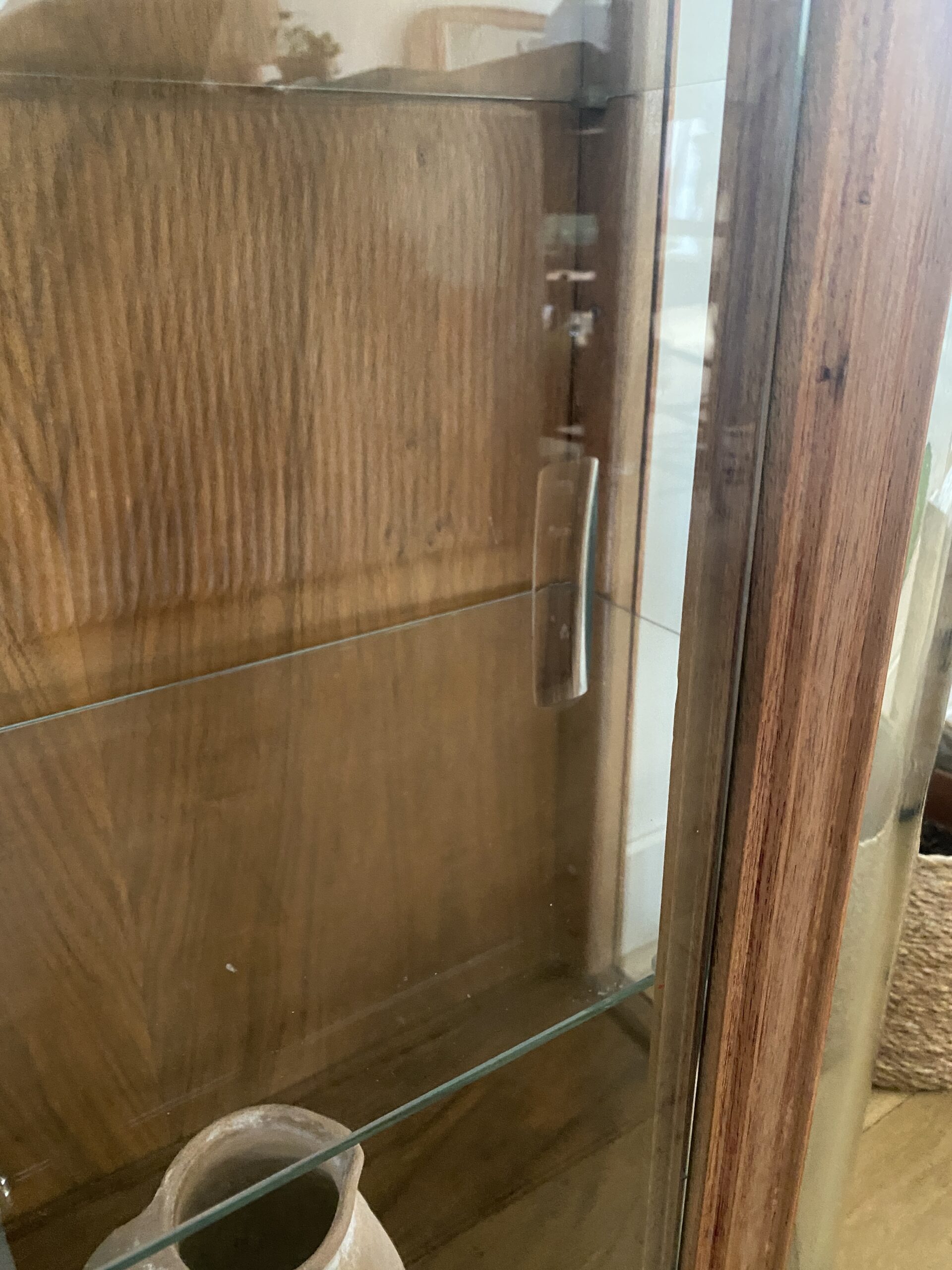 Vitrine en verre bombé