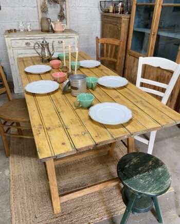 Table de ferme sur tréteaux